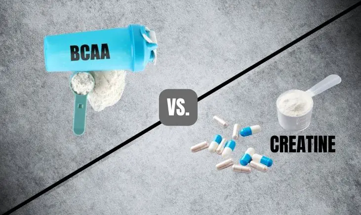 A powder milk scoop and capsules arranged next to each other, symbolizing the comparison between BCAA and creatine supplements.
